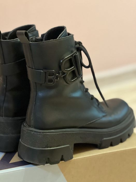 Ботинки на девочку натуральная кожа 34-35 размер