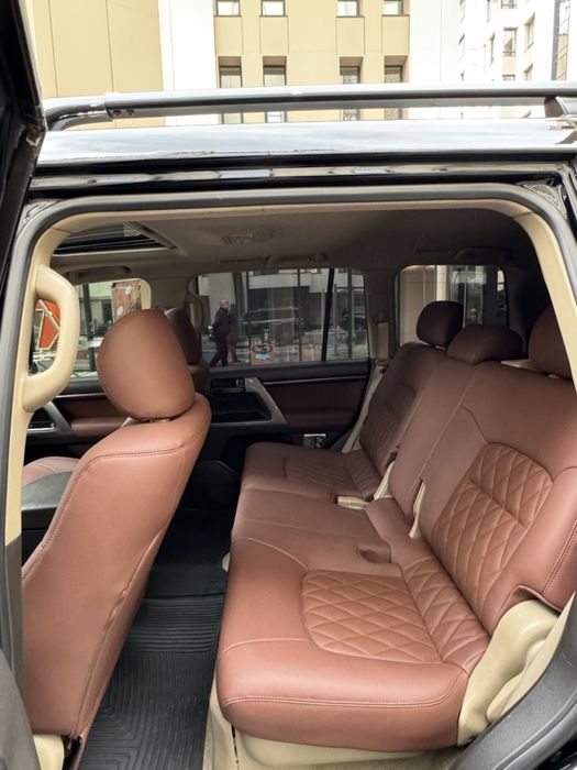 Tayota Land cruiser 200