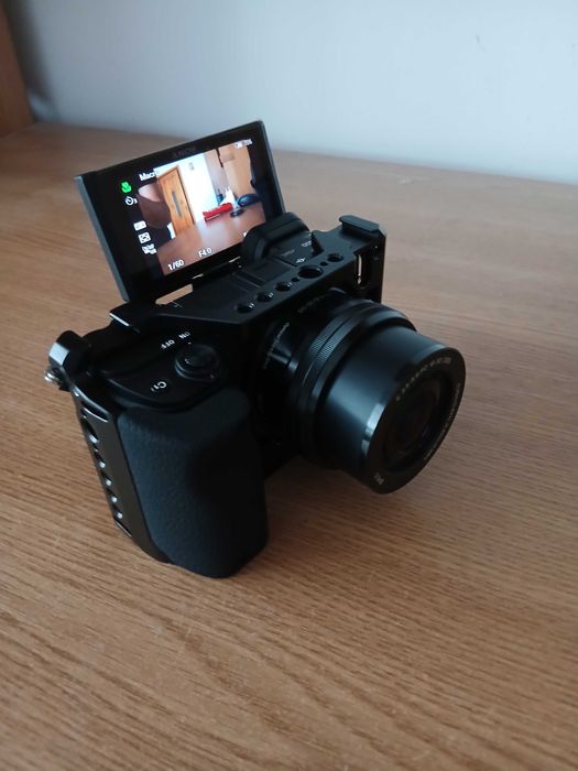 Camera Video Sony Alpha A6400 + 16-50mm OSS – stare impecabilă – kit foto/video complet