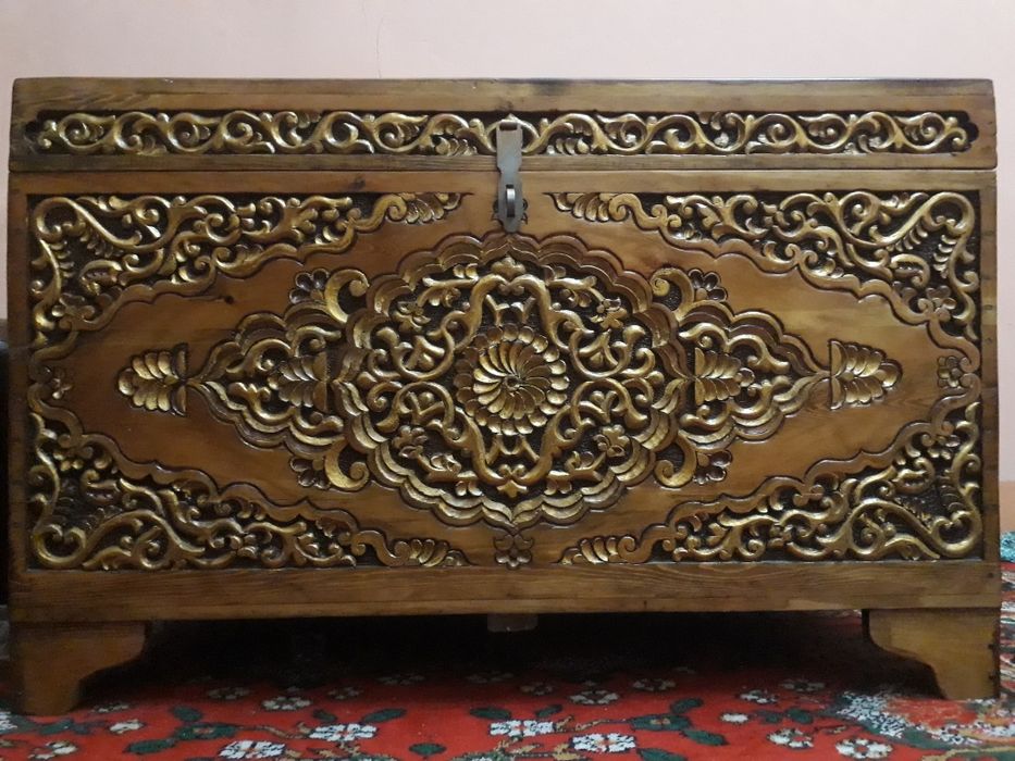 To'ylar uchun maxsus yasalgan sifatli sandiqlar sotiladi