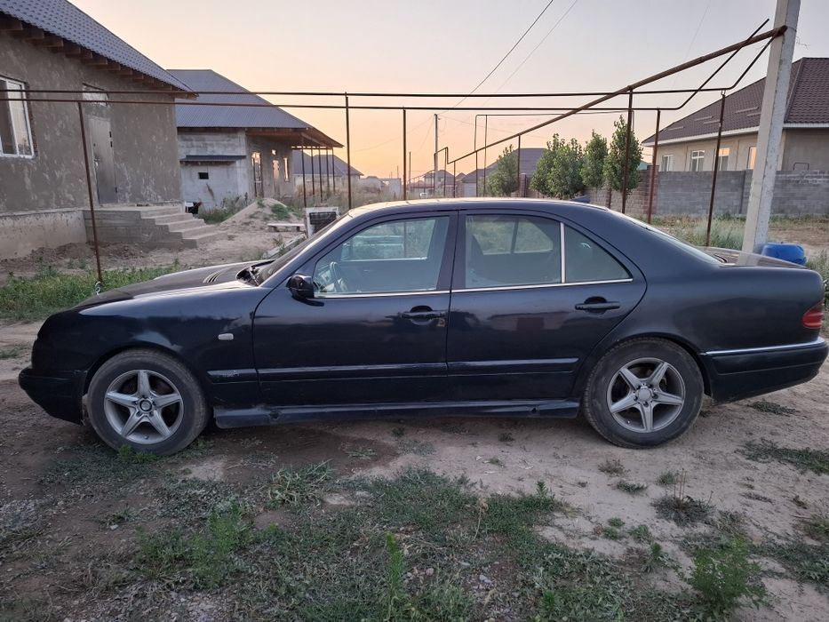 Продам мерседес 210