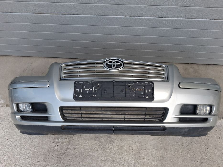 Предна броня Toyota Avensis T25 2005г.