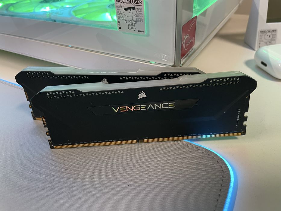 2x8 Corsair Vengence