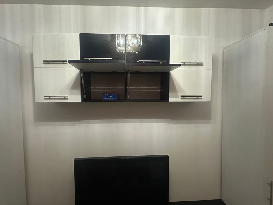 Mobila liniving alb cu negru