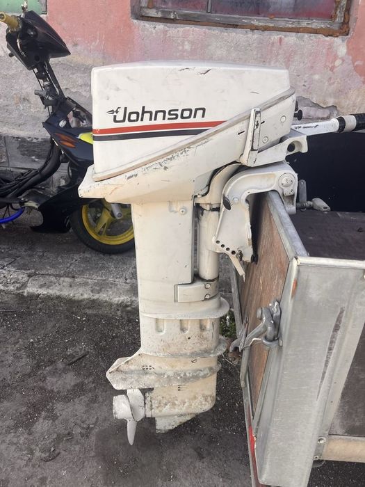 Извънбордов двигател Johnson 9.9bhp