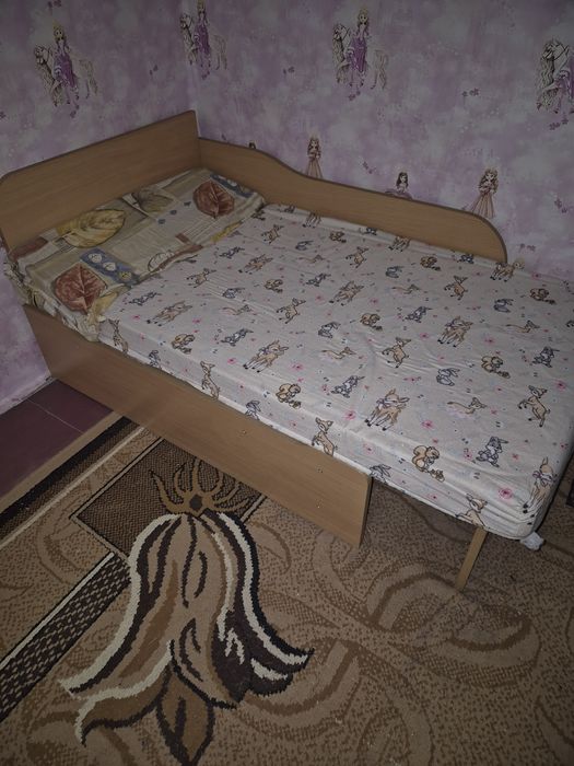 Продавам детско разтегателно легло с размери ширина 80 дължина от 120