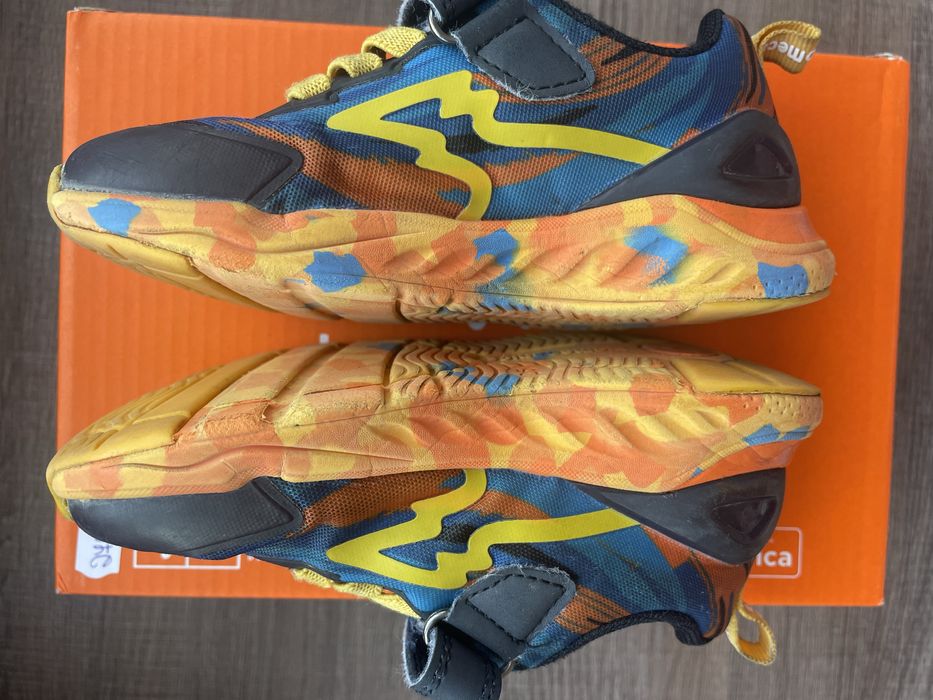 Маратонки Biomechanics 25 размер