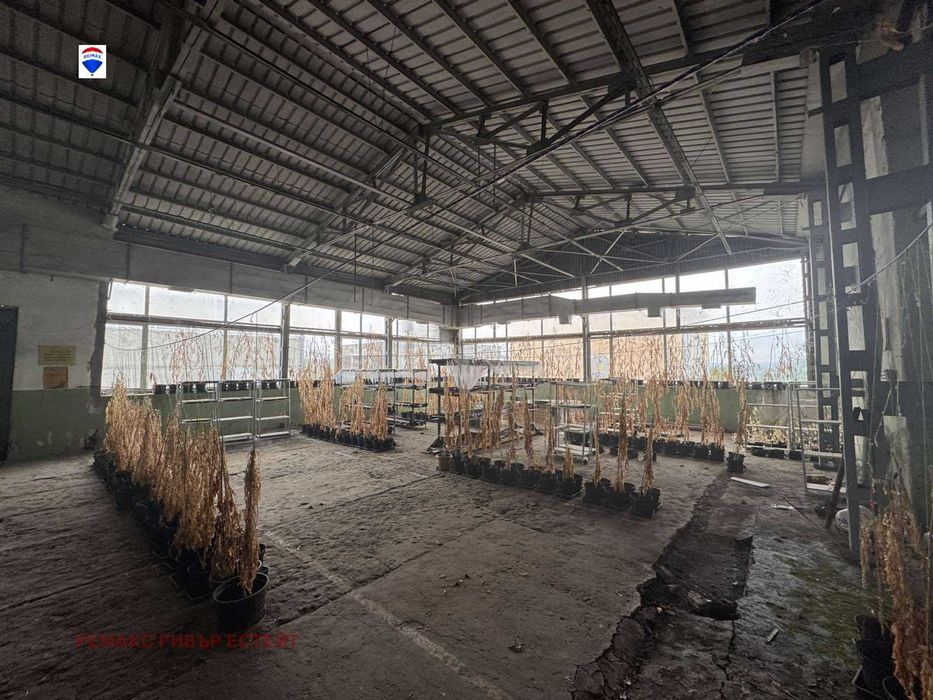 Производствено-Складова база за продажба  с. Новград