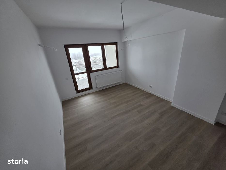 Apartament 4 camere finalizat cu terasa, Cartierul Solar, Metalurgiei