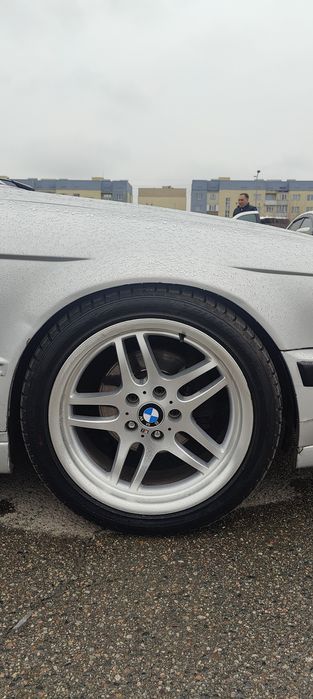 Продам БМВ е34 седан