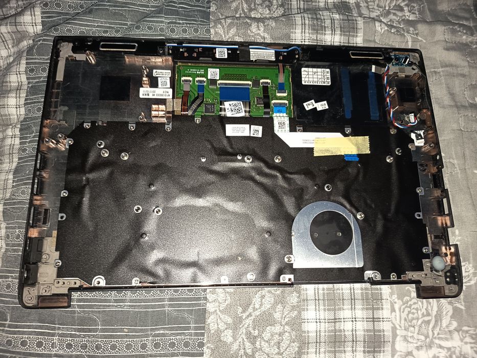 Tastatura iluminata cu touchpad si botomcase  boxe Dell latitude 7480