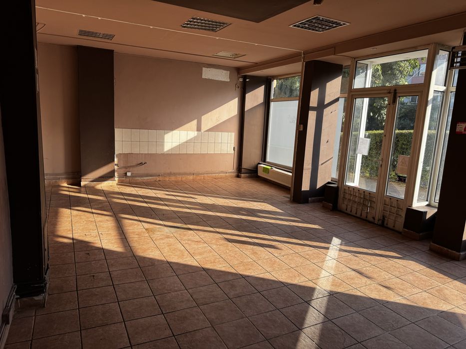 Proprietar inchiriez spatiu comercial SAD zona Dambovita