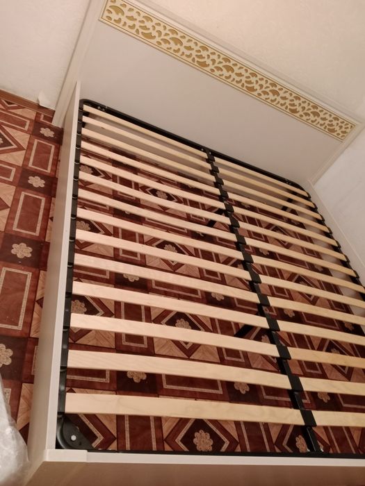 Кровать на 2м на 1.80 м