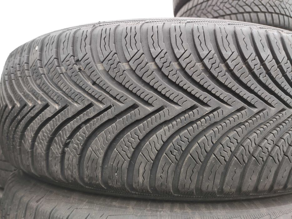 4бр Зимни гуми 215 65 17 - Michelin