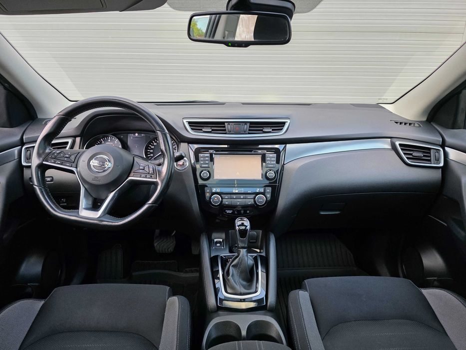 Nissan Qashqai Automat Benzină