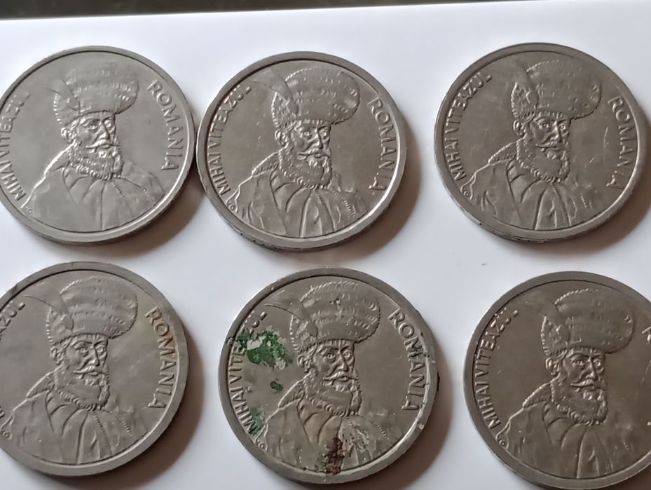 Vând tacâmuri argint 800 și monezi