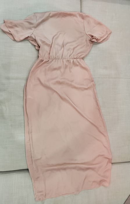 Розова рокля ...