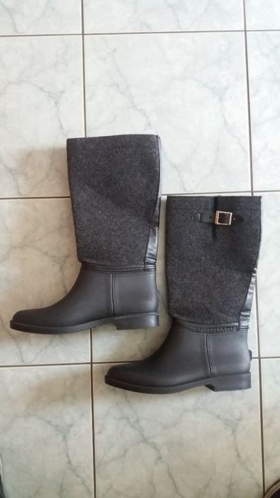 Vand cizme din guma.