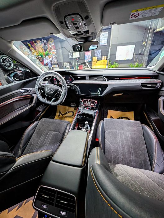 Продам или обменяю Audi E-tron quattro. В идеальном состоянии.