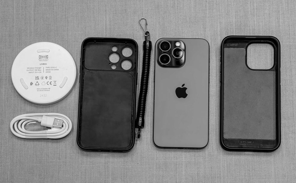 Продавам телефон iPhone 15 Pro Max