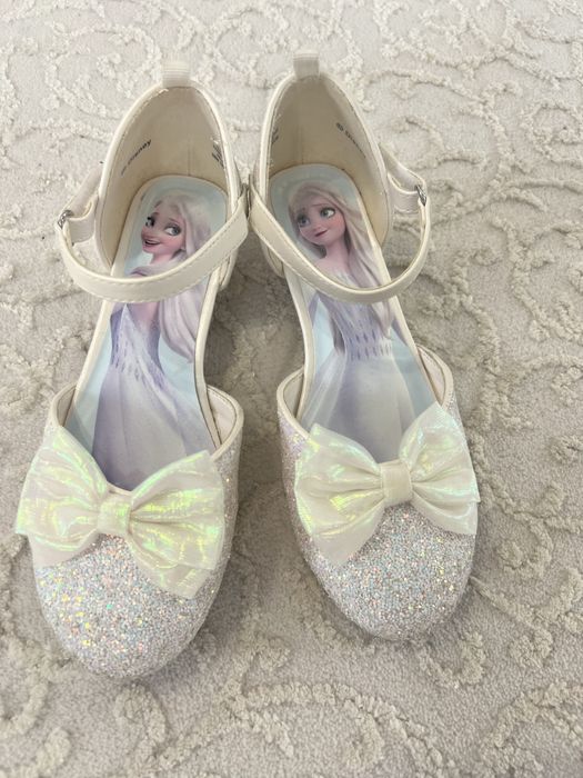 Рокля на Salzarra  и обувки