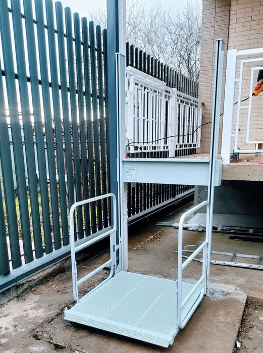 Вертикальный подъемник ( пандусы ) для инвалидов