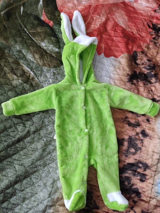 Продам детские комбинезоны