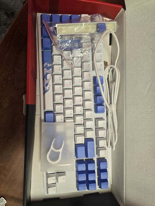 Продаётся механическая клавиатура Keyrox TKL,