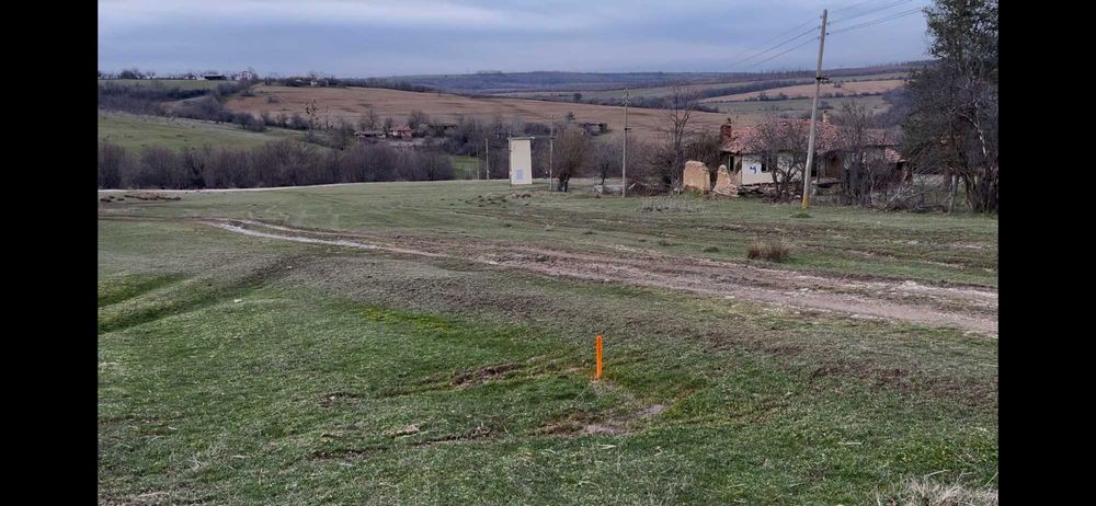 Парцел в село Илийно, мах.Средище