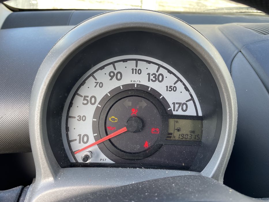 Vand sau schimb cu moto Peugeot 107