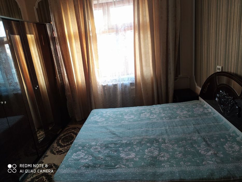 Tinchlik metro B blocda kvartira sotiladi