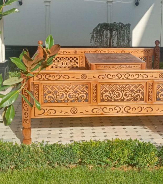 Топчан из ореха новый ручная работа