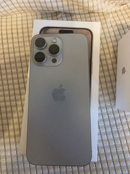 Iphone 15 pro max airpods pro