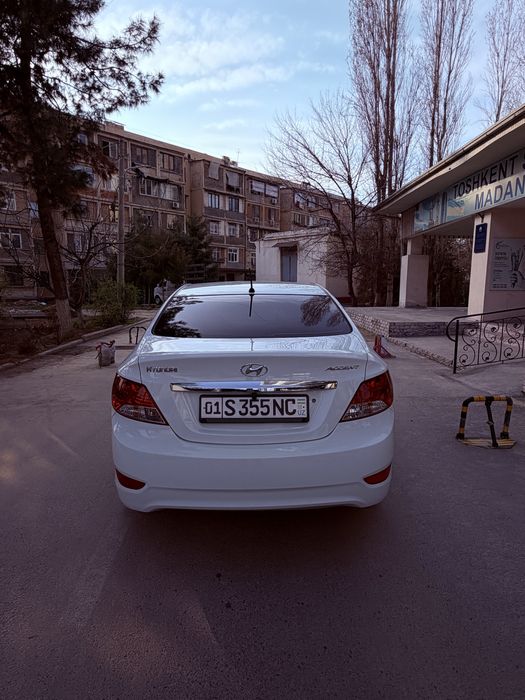 Hyundai Accsent 2011