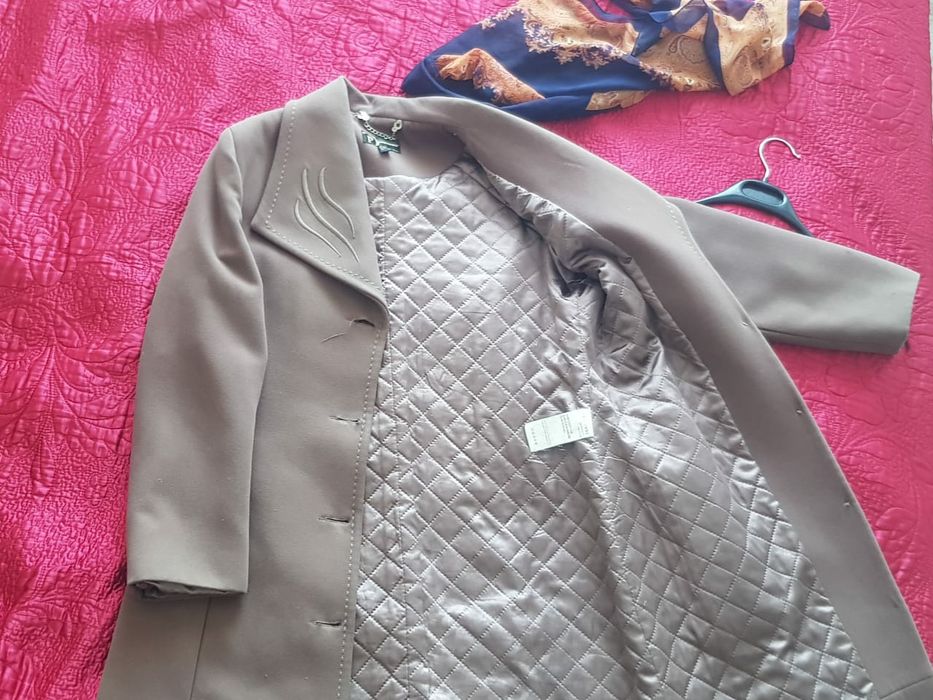 Продам  польто в хорошем состояние.