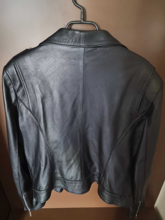 Geacă din piele naturala.