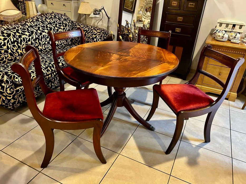 Разтегателна маса с 4 стола Холандия