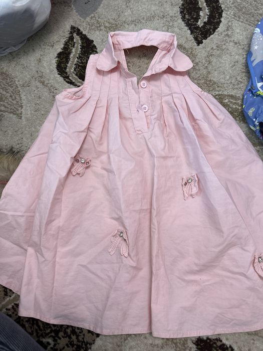 Продам платья 5-7 лет