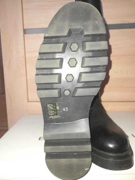 Ghete Inalte de Piele, marimea 43