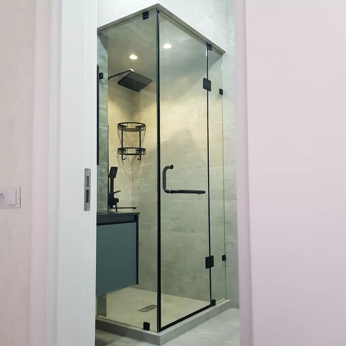 Душевые кабины и перегородки для ванн