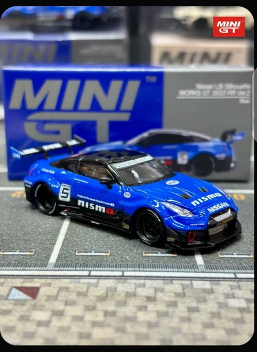 Модель Nissan Skyline R35 MiniGT