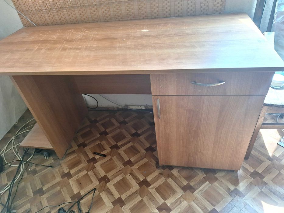 Оченическо бюро кафяво