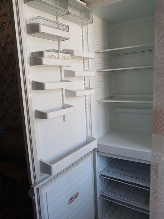 Продам холодильник 2-х камерный