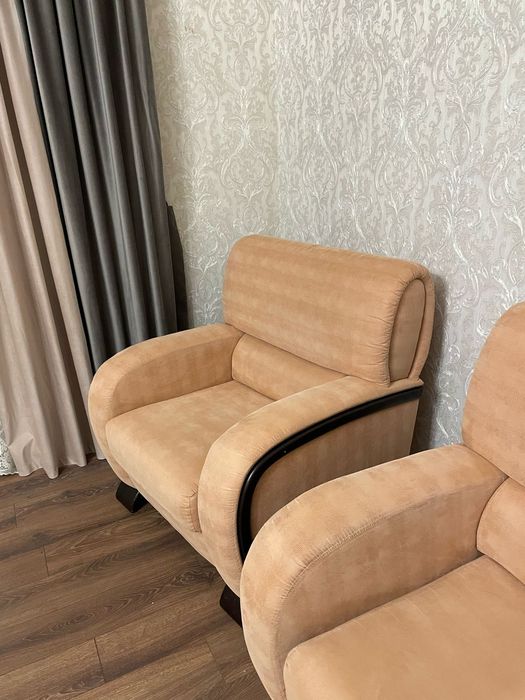 Продам диван и два кресла