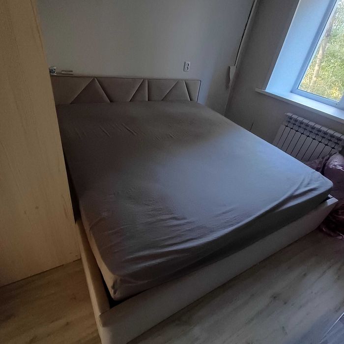 Продам кровать 180 х 200