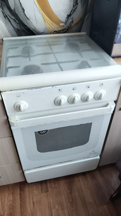 Продам газ плиту