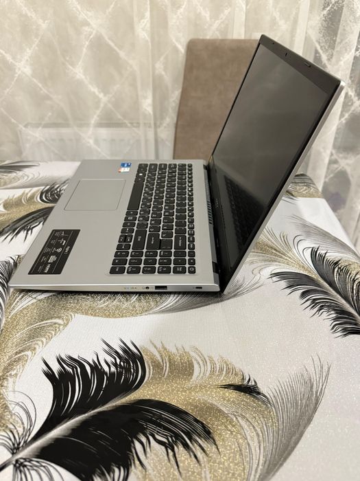 Acer Aspire 3 Intel iRIS