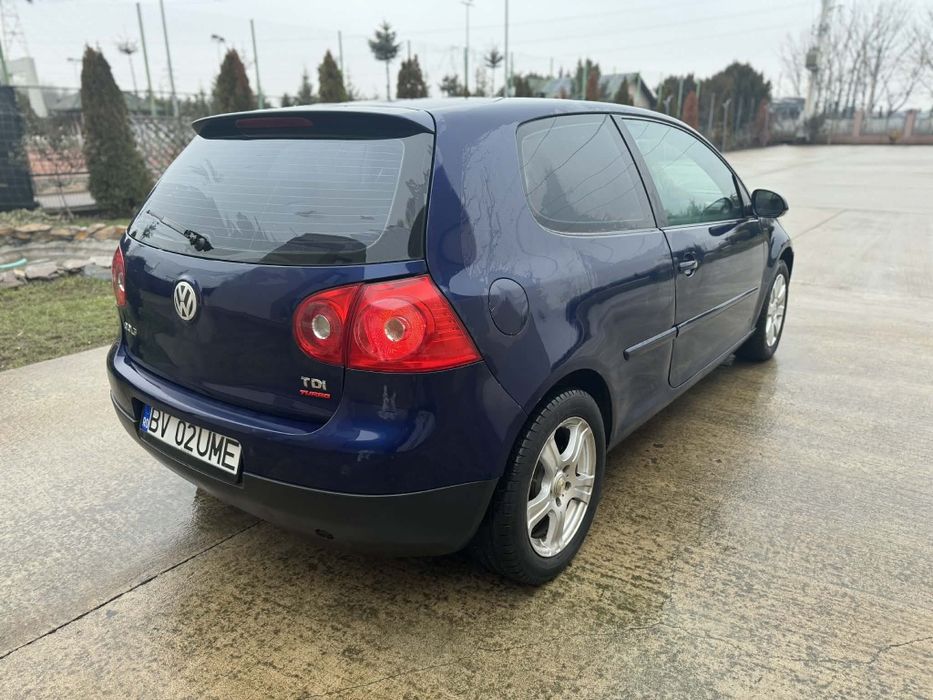Golf 5 1.9 tdi
2 +1 usi
271000 km
Dotari:
Cutie viteza 5+1
Faruri auto