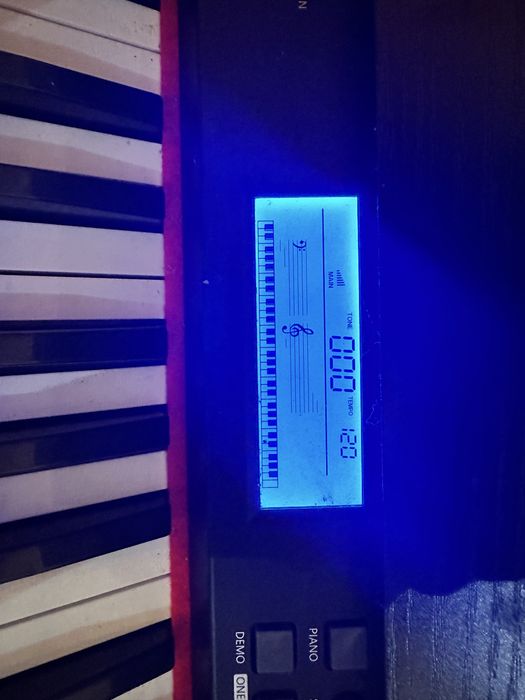 Електронно пиано, синтезатор - Германия