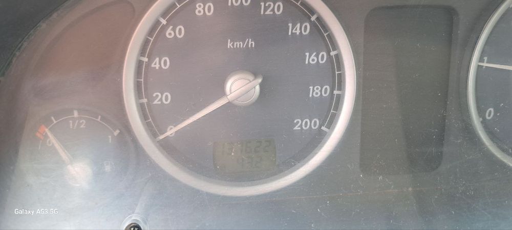 УАЗ 31105 yurib turibdi